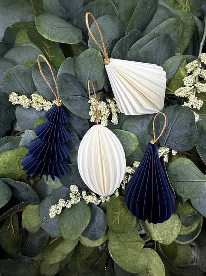 Modern Christmas ornaments - Set of 4